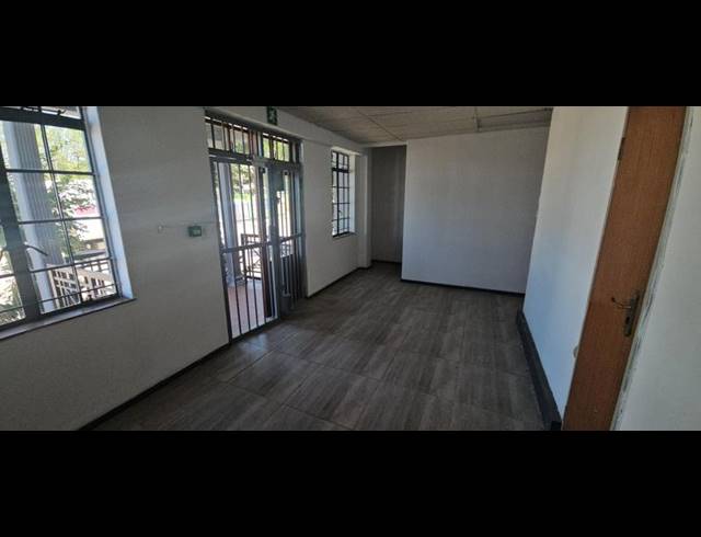 INDUSTRIAL PROPERTY TO RENT IN HALFWAY HOUSE